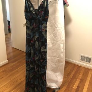 Lulu’s Tropical Print Maxi with Slit Size L